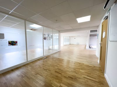 9 Enfield Road, London, Office To Let - IMG_3472.jpg