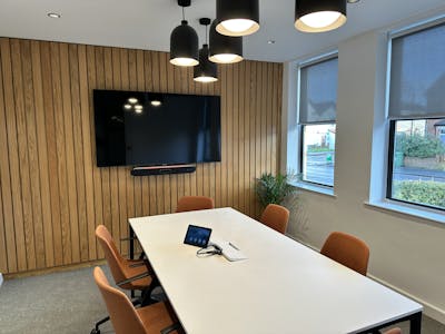 Ground Floor, 323 Kingston Road, Leatherhead, Office To Let - IMG_3346.JPG