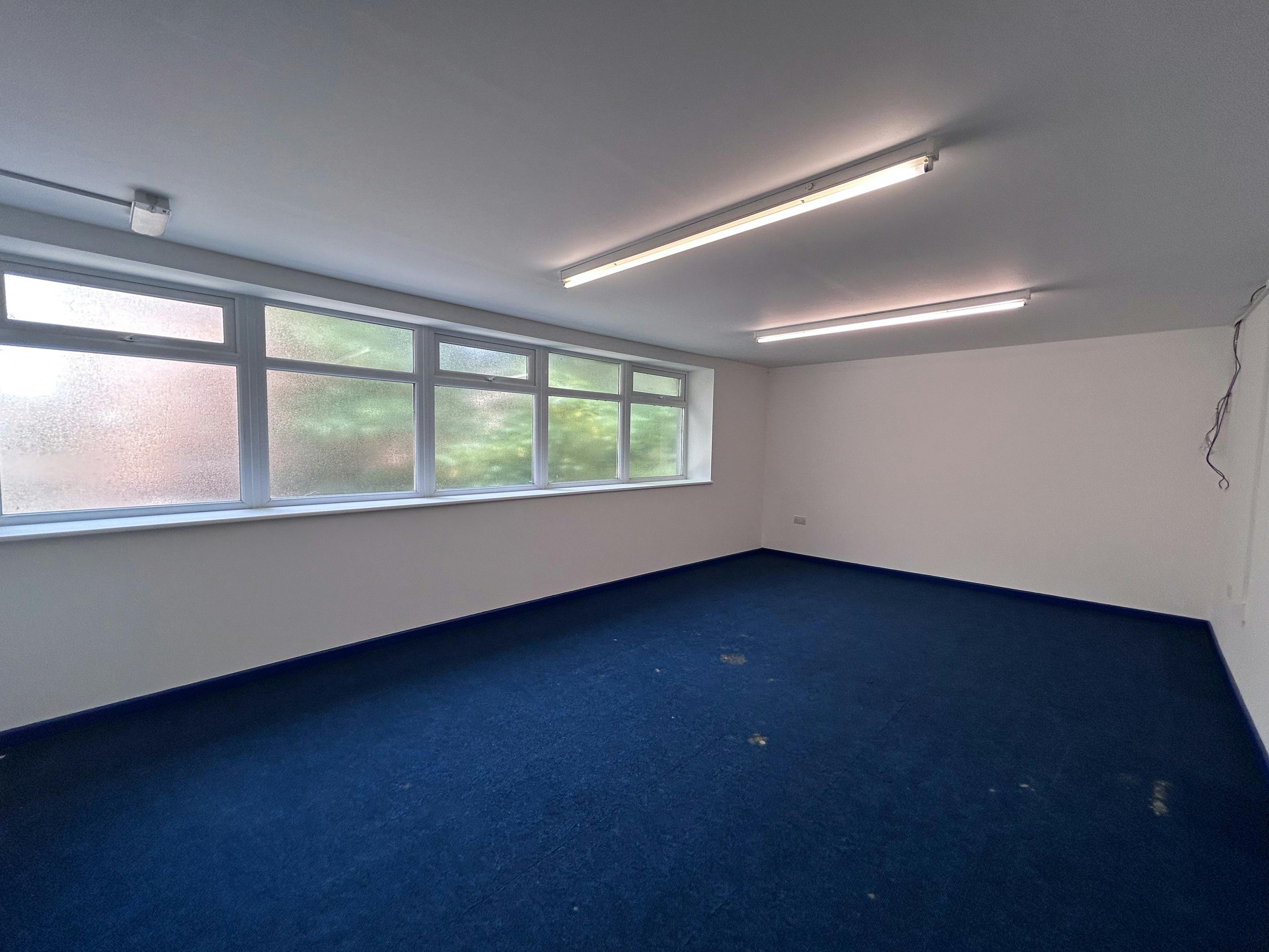 Retail/Shop in Bournemouth - photo 4