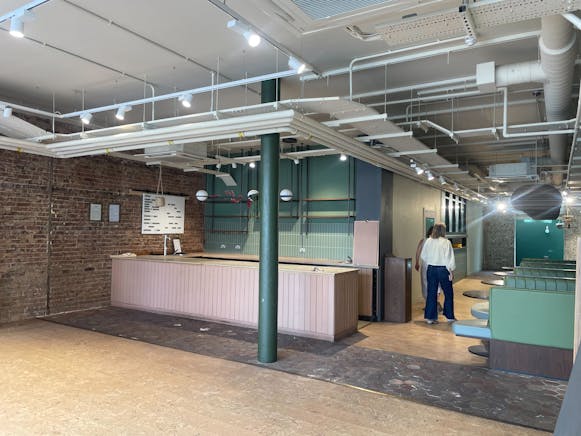 49-51 St John's Wood High Street, London, Cafe / Retail To Let - IMG_8067 (1).jpg