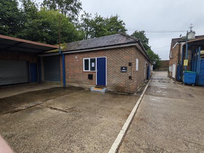 Unit 1 Sample Oak Lane, Chilworth, Guildford, Light Industrial / Office To Let - PXL_20210909_110819737.jpg