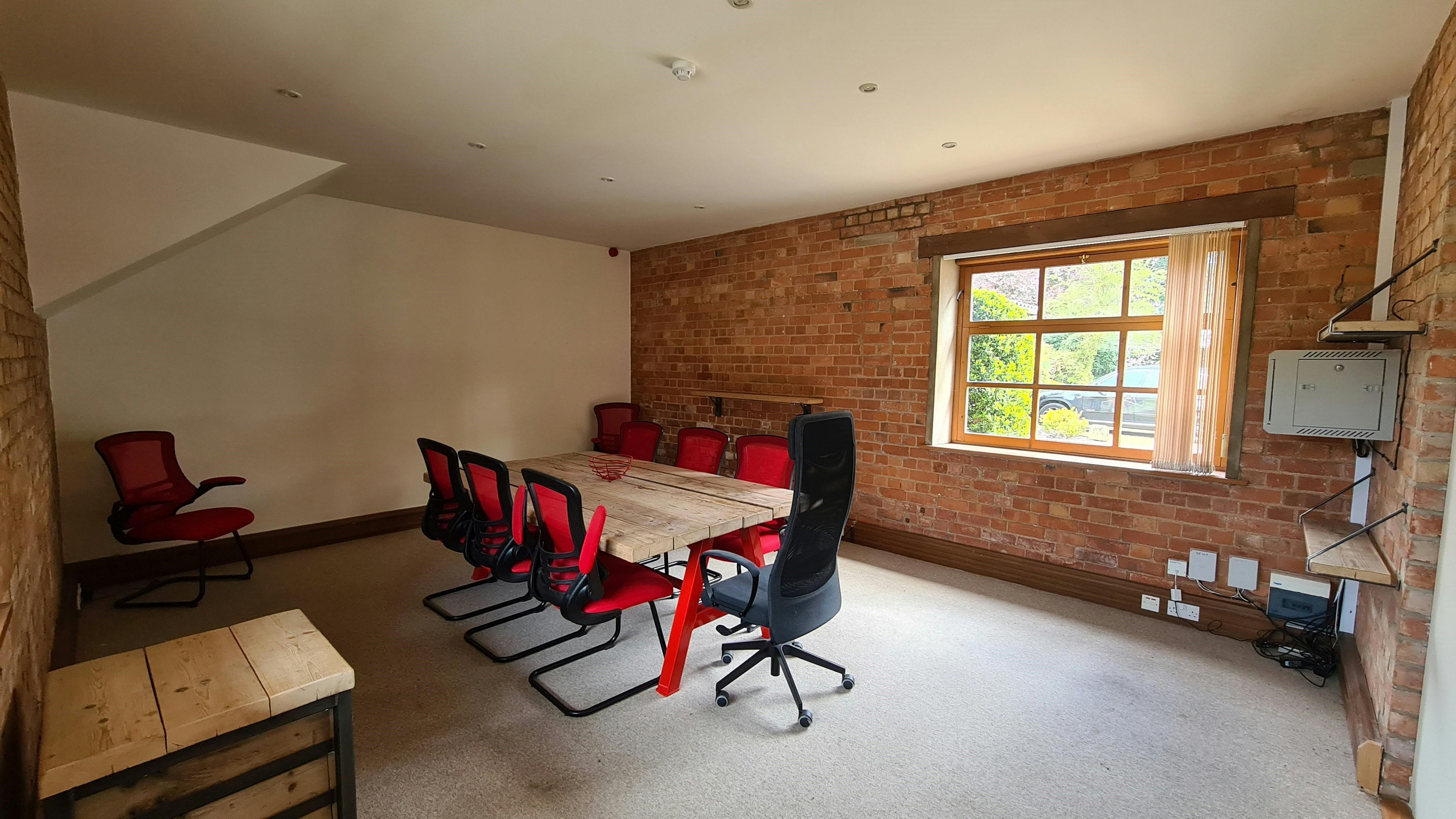Office 8/9, Burrough Court, Melton Mowbray, Office To Let - Office 9 Landscape 2.jpg