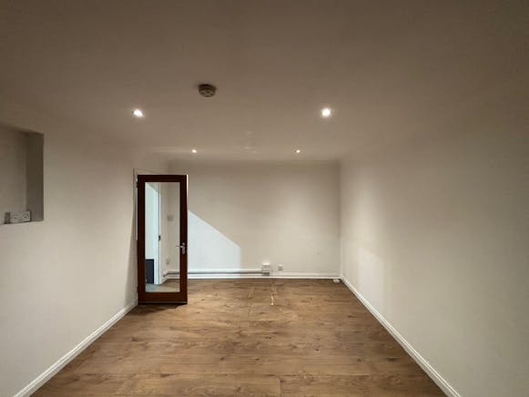 17 Scotts Road, Paisley, Industrial To Let - PHOTO-2026-04-28-09-21-49.jpg