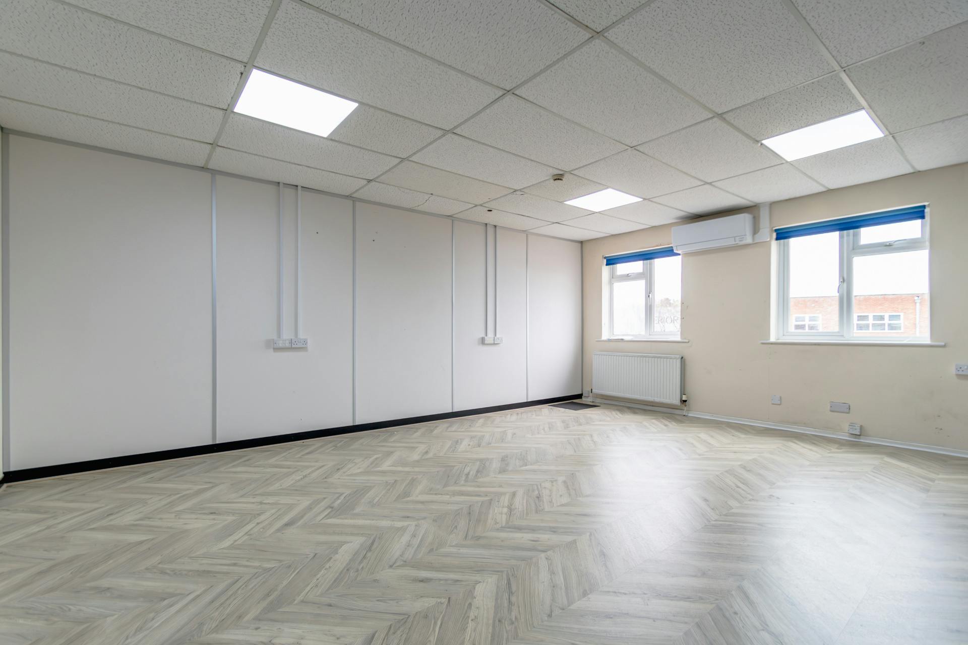 Office in Wimborne - photo 4