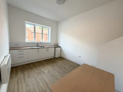 12C Worplesdon Road, Guildford, Office / Retail To Let - b2064bc8-adae-4300-9177-b243561bdd9c.jpg