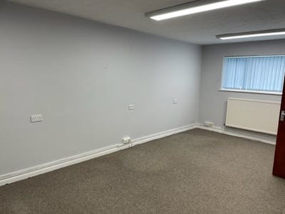 18 Albert Drive, Burgess Hill, Office To Let - Unit 2 Regents 5.jpg