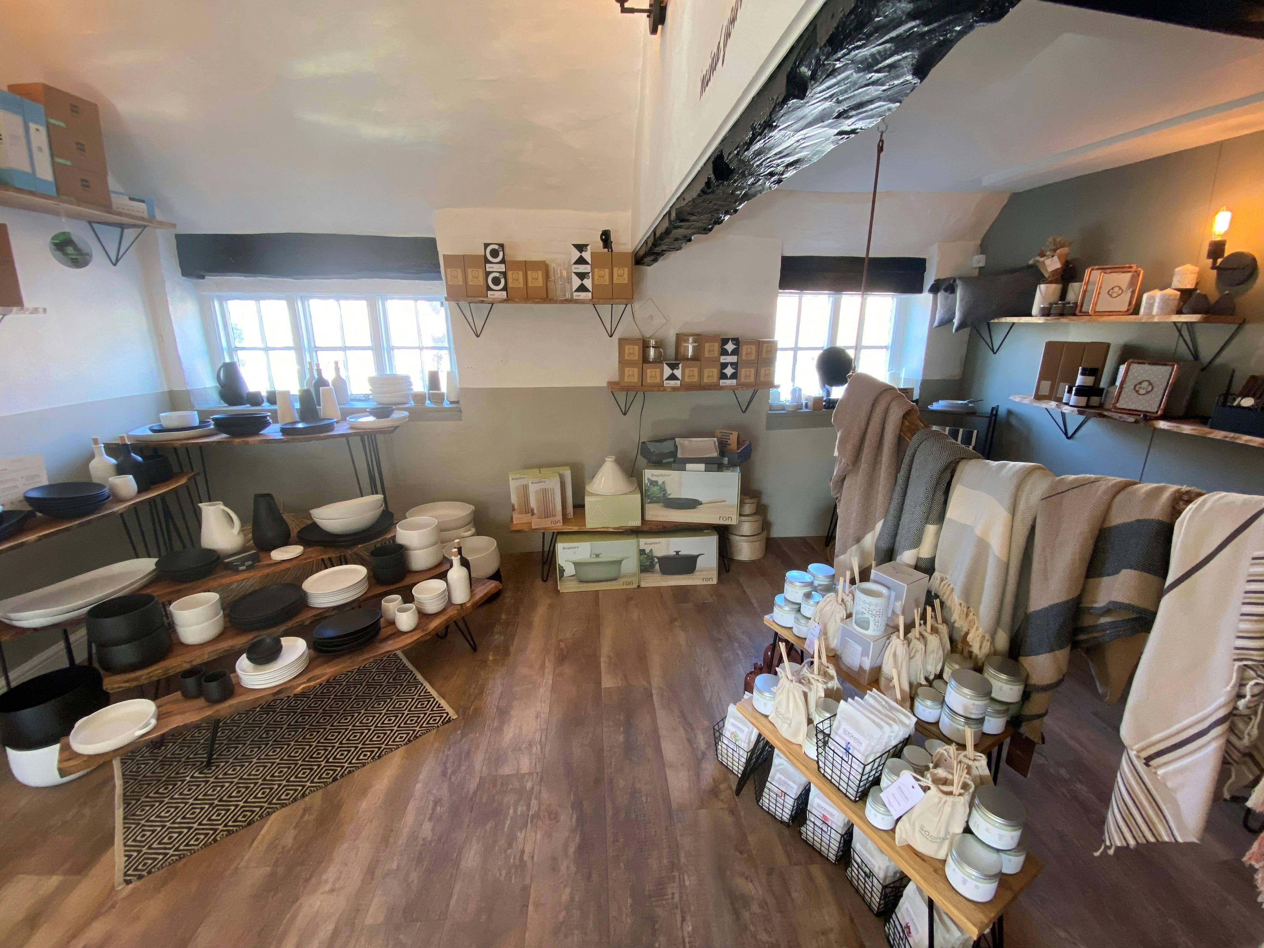 21 High Street, Westerham, Retail For Sale - Internal 1.jpg