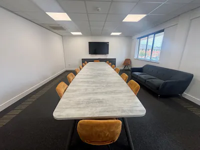 First Floor, 9 Old Field Road, Bridgend, Office To Let - 6.jpg