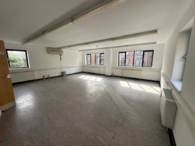 12 Mill Street, Slough, Office To Let - Mill st int 3.jpg