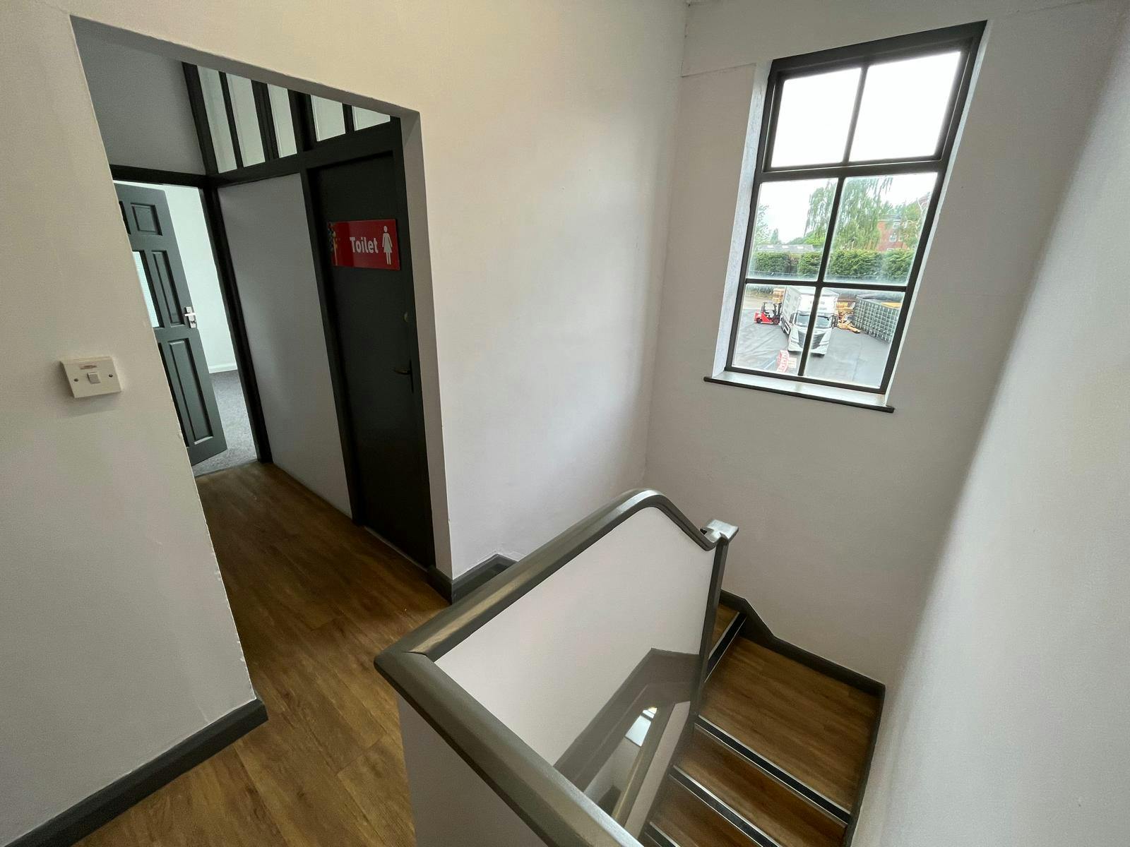 Clowes Street, Macclesfield, Offices To Let - IMG20250530WA0010.jpg