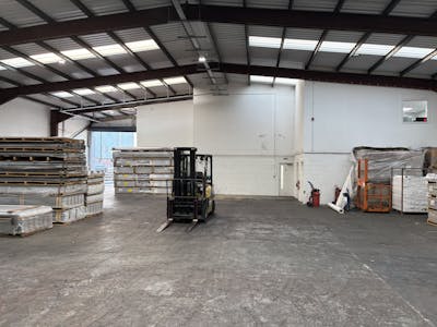 11a Wardley Industrial Estate, Holloway Drive, Manchester, Industrial/Logistics To Let - IMG_0009.JPG