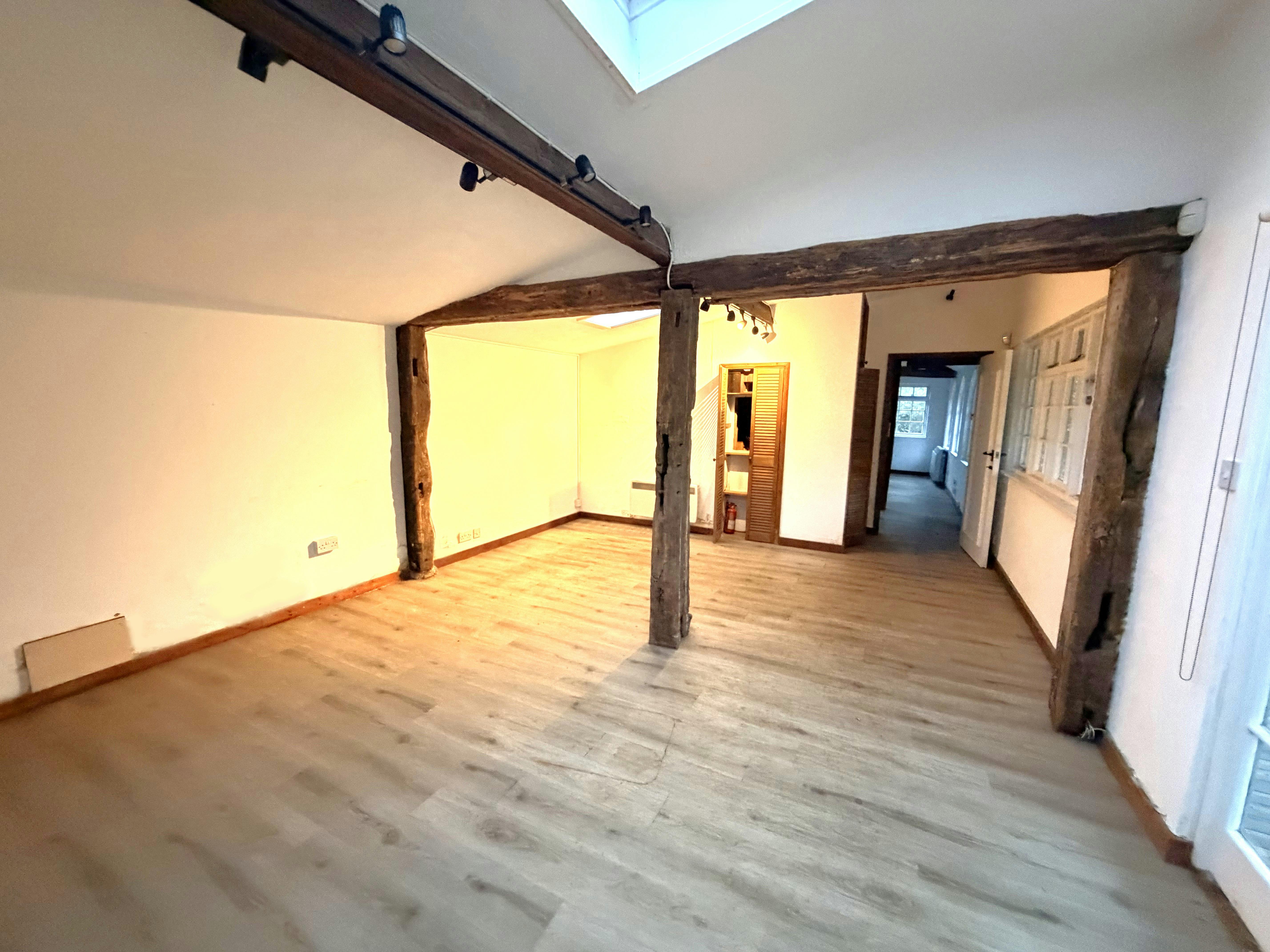 Offices At Burleys Corner, South Holmwood, Office To Let - IMG_1422edit.jpg