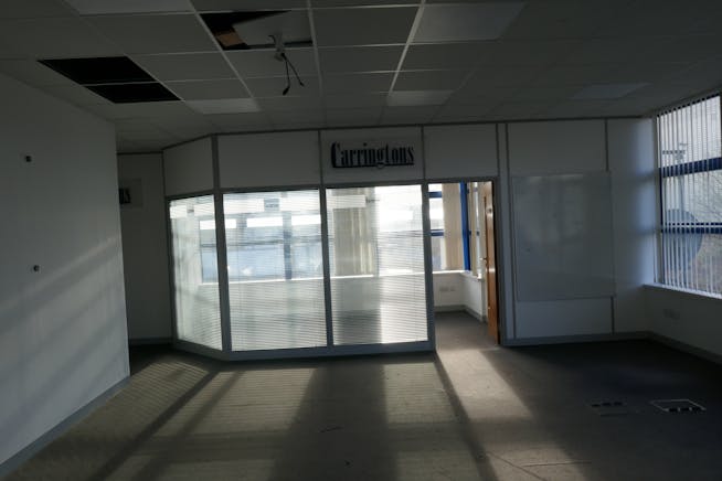 1 Astra Centre, First Floor, Harlow, Offices To Let - P1060505.JPG