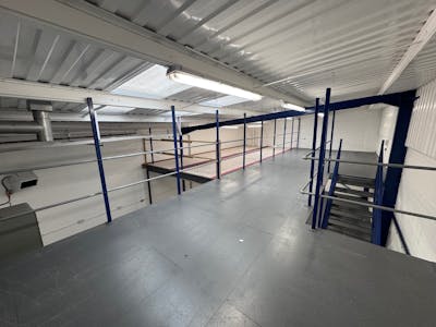 11 The Hawthorn Centre, Harrow, Warehouse To Let - 11 Hawthorn Centre (28).jpg