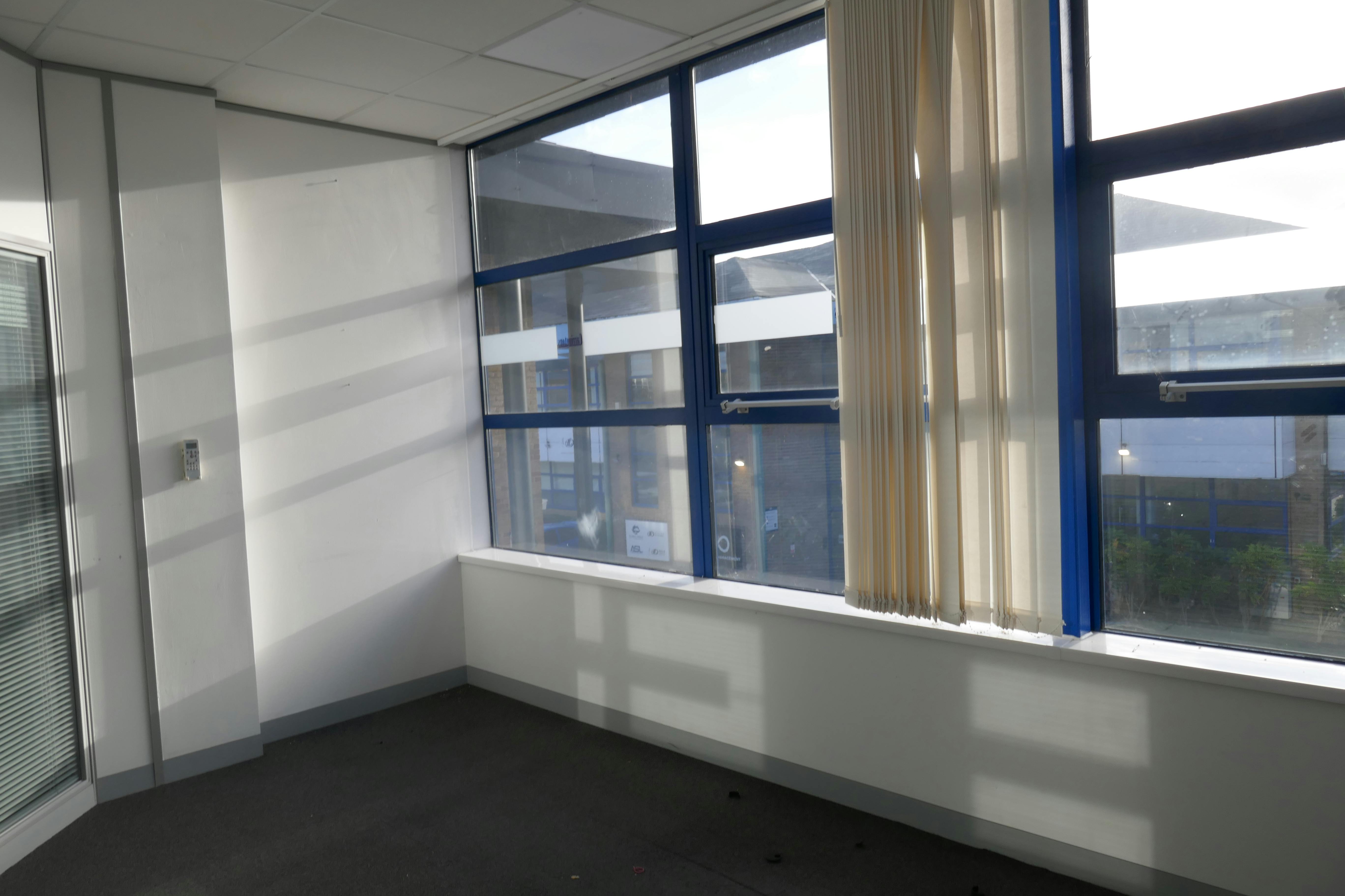 1 Astra Centre, Harlow, Offices To Let - P1060506.JPG