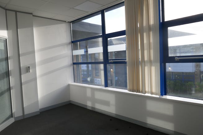 1 Astra Centre, Harlow, Offices To Let - P1060506.JPG