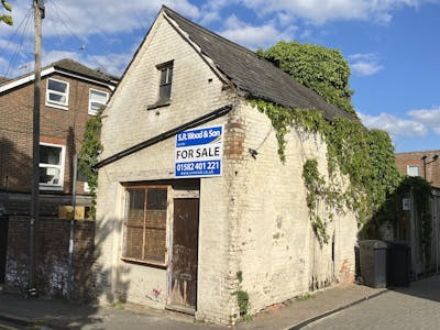 R/o 79a, High Street North, Dunstable, Development Potential / Residential Conversion / Investment / Investment - Mixed use / Investment - Office / Investment - Retail & Leisure For Sale - IMG_1112.jpg