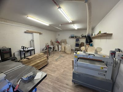 6 Grafton Street, High Wycombe, Industrial / Office For Sale - 20250408_080133756_iOS.jpg