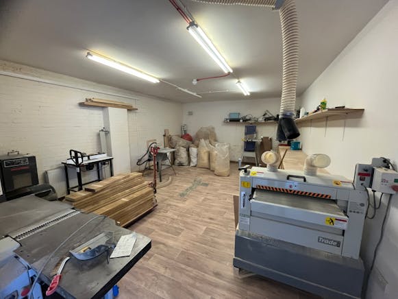 6 Grafton Street, High Wycombe, Industrial / Offices For Sale - 20250408_080133756_iOS.jpg