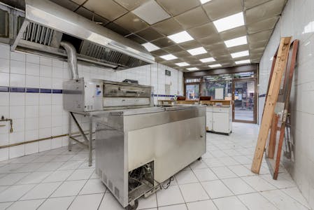 155 Battersea High Street, London, High Street Retail To Let - gf155 battersea high st8750.jpg