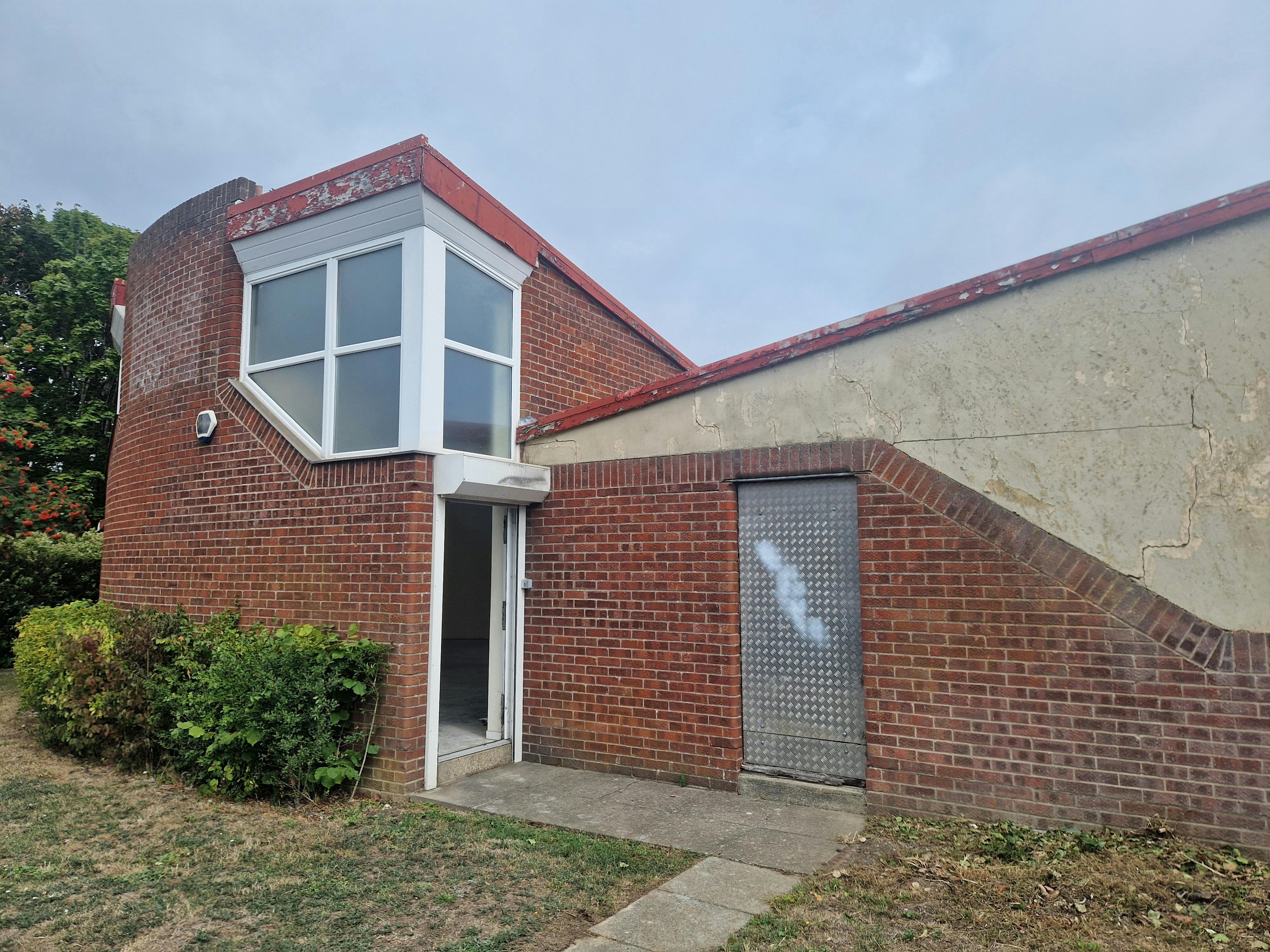 Industrial Unit in Southsea - photo 4