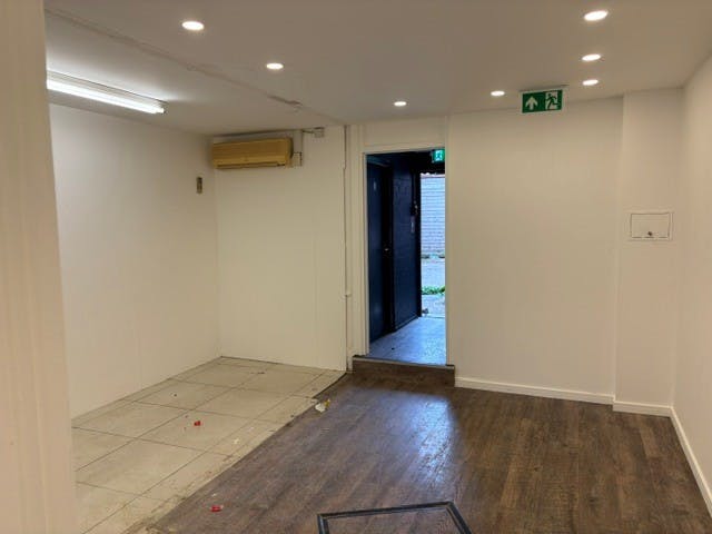 29 Peach Street, Wokingham, Retail To Let - Rear of retail.jpg