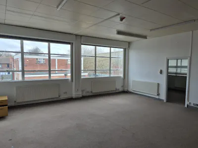 Unit 17, Stockport, Industrial/Logistics / Office To Let - 20260202_112045.jpg