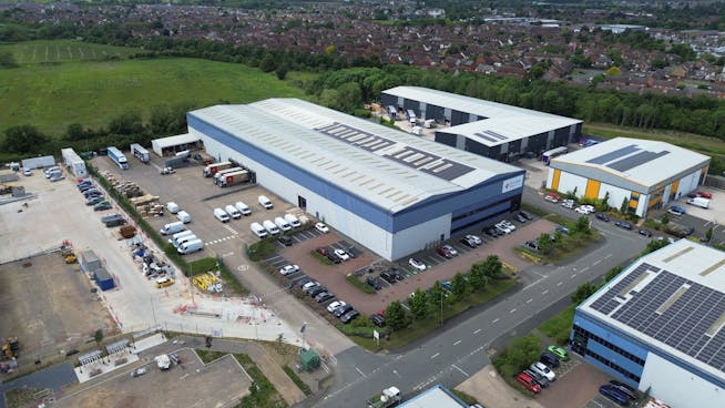Unit 200, Evesham, Industrial/Logistics To Let - DJI_0027.JPG