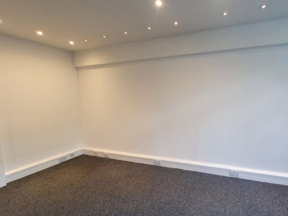 Worlds End Studios, 132-134 Lots Road, Chelsea, Office To Let - 3.jpg