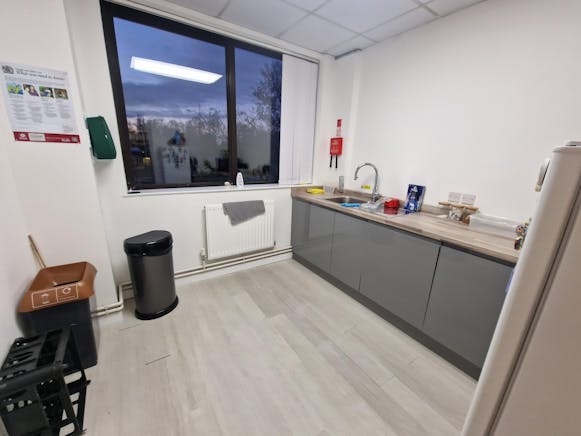 Unit 1 The Rutherford Centre, Basingstoke, Industrial To Let - 20251118_162728  Unit 1.jpg