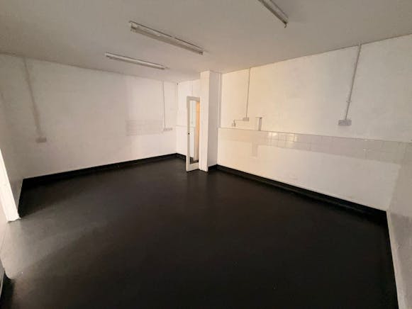 67 Southchurch Road, Southend-on-Sea, Retail To Let - WhatsApp Image 2026-04-07 at 17.10.52 (1).jpeg