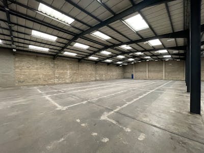 Link 23, Unit 1-5, Redhill, Industrial/Logistics To Let - IMG_5335.jpeg