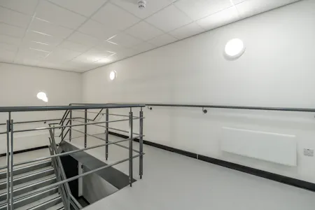 Unit 16, Central Trading Estate, Mosley Road, Trafford Park, Industrial To Let - 8698361-interior14-800.jpg