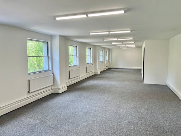 Unit 3 & 4  Airlinks Industrial Estate, Heston, Heathrow To Let - 3 Airlinks Office 1.jpg