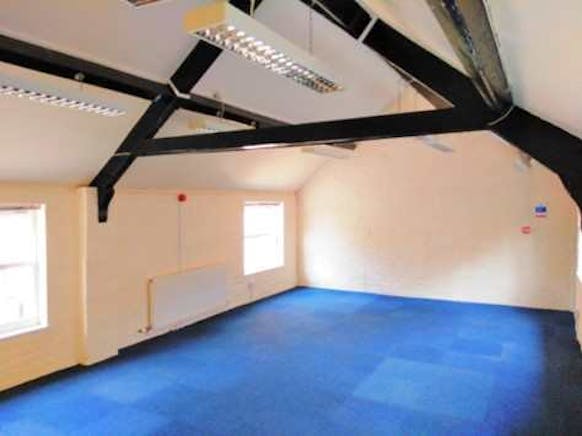 Suite 3, Bank House, Bond's Mill, Stonehouse, Office To Let - Office 3 Bank House PHOTO 002.jpg