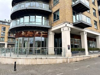 Unit 12, 8 Kew Bridge Road, Brentford, Restaurant To Let - IMG_2557.JPEG