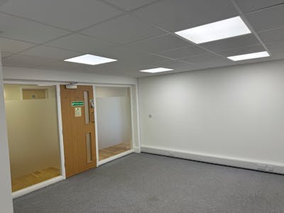 Chiltern Business Centre, 63-65 Woodside Road, Amersham, Office / Serviced Office To Let - IMG_4280.jpeg