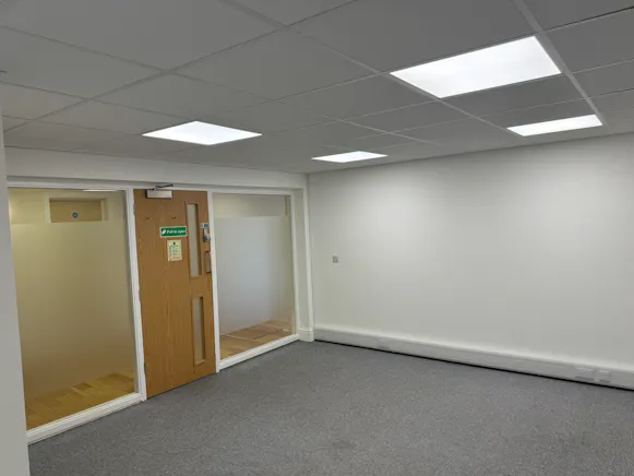 Chiltern Business Centre, 63-65 Woodside Road, Amersham, Offices / Offices To Let - IMG_4280.jpeg