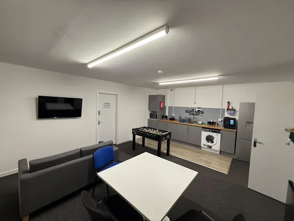Unit 8, Brookside, Southend-on-Sea, Industrial / Office To Let - kitchen