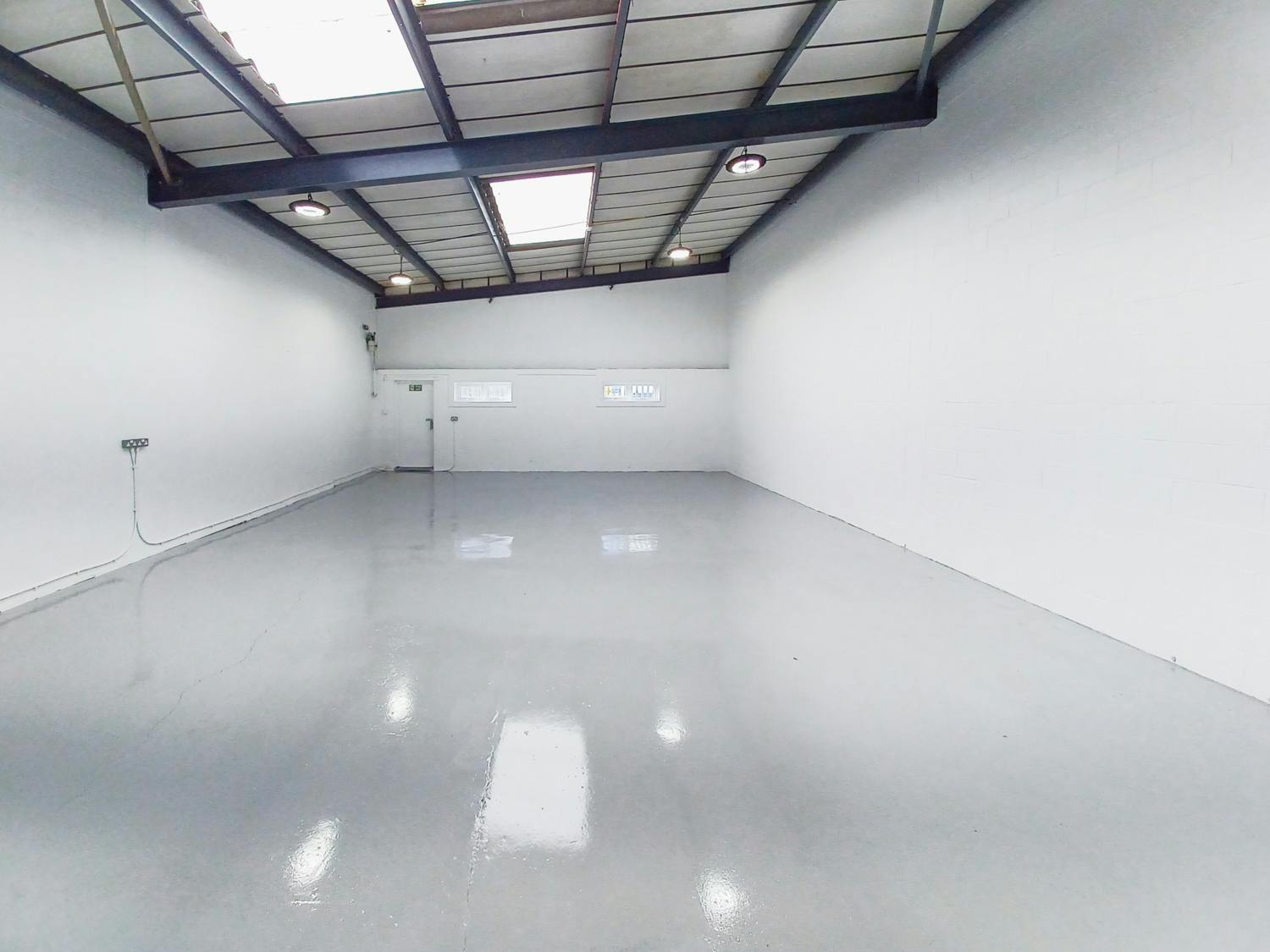 Retail/Shop in Bournemouth - photo 4