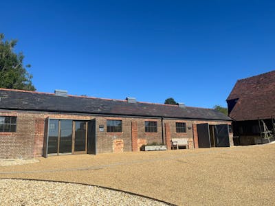 Manor Farm Barns, Hughenden Manor, High Wycombe, Office To Let - IMG20250909WA0005.jpg