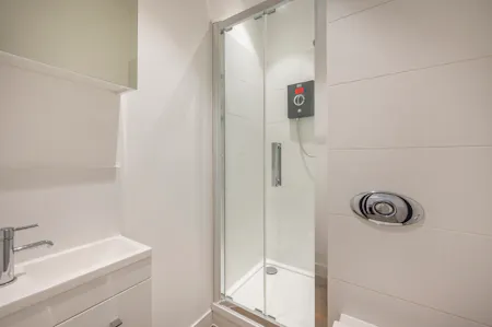15 Adeline Place, London, Office To Let - bathroom.jpg