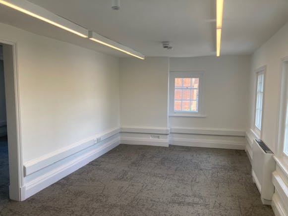 The New Inn, Eton, Offices To Let - IMG_2494.jpg