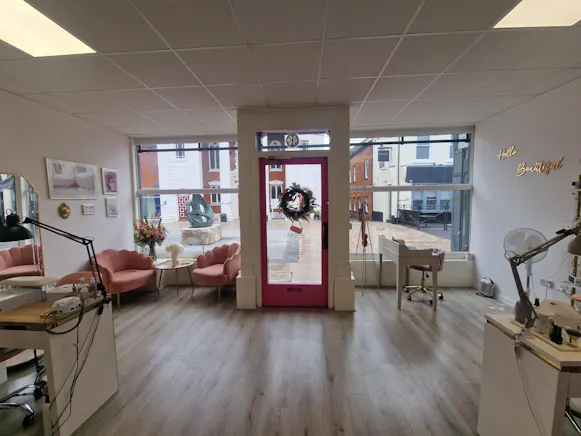 18 London Street, Basingstoke, Retail To Let / For Sale - 20260904_092044.jpg