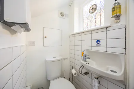 6 Oxford Street, Brighton, Alternative Use Opportunity / Arts/Crafts / Class E Retail / Leisure / E (Commercial / Business / Service) / E Class Retail / Leisure (no extract - Open A1) / Healthcare / Leisure / Office / Studio / Gallery / Studio / Workshop / Sui Generis To Let - Oxford Street. 6-002.JPG