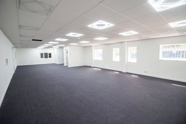 Unit 10b Lyon Way Industrial Estate, Greenford, Industrial / Warehouse To Let - 6.jpg