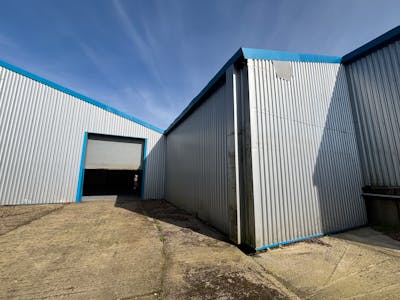 Unit E, Pantglas Industrial Estate, Caerphilly, Industrial To Let - IMG_7174.jpeg