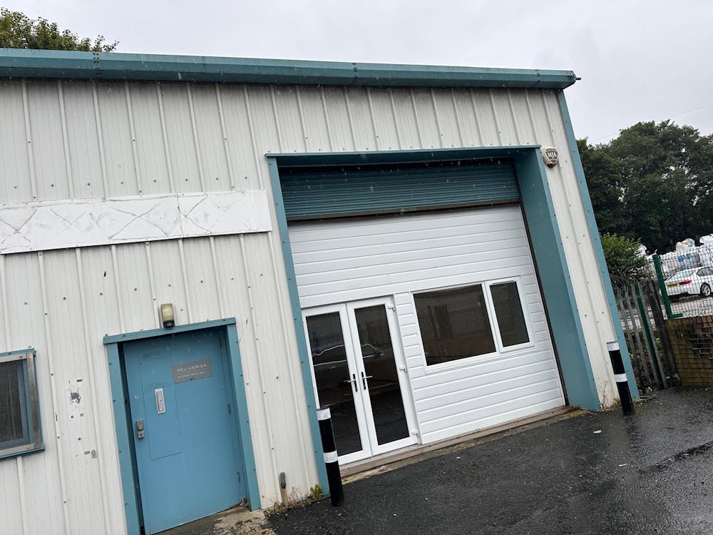Unit 9, Cloberfield industrial Estate - c76a7c11a03b4b2895608e8c9a709d40.JPG