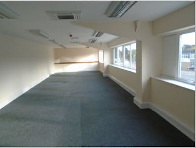Unit A Northbridge Road, Berkhamsted, Industrial / Light Industrial / Warehouse To Let - 4.JPG