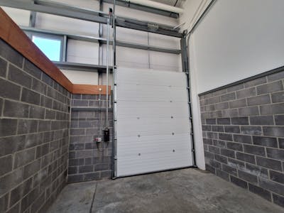 Unit 11, Portsmouth, Industrial / Trade Counter / Warehouse To Let - 20250109_110738.jpg